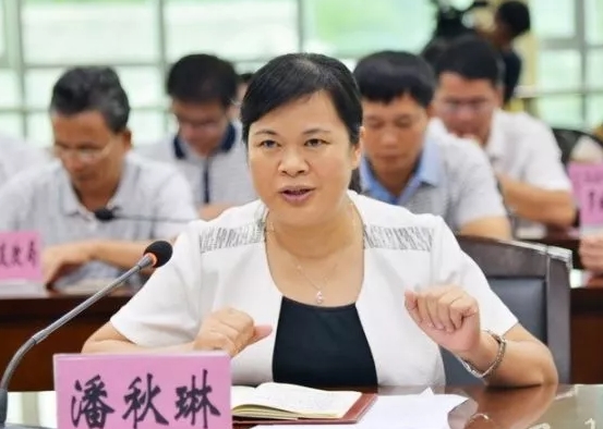 潘秋琳簡歷：河池市政協(xié)副主席潘秋琳，曾任河池市委副秘書長、羅城縣長、南丹縣委書記