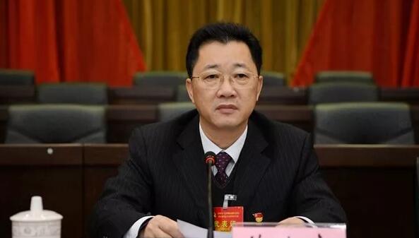 藍啟章簡歷：河池市政協(xié)副主席藍啟章，曾任河池市政府副秘書長、羅城縣委書記、都安縣長