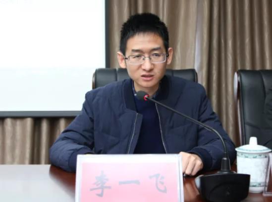 李一飛簡歷：龍勝縣委書記李一飛，曾任桂林市政府秘書長、市委副秘書長
